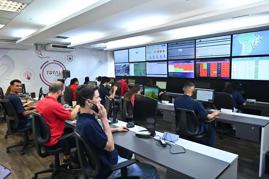 Novas tecnologias do varejo sendo usadas pela equipe da Total Express